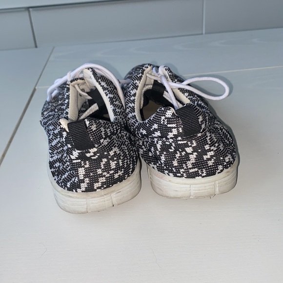 Patterned Flats/ Runners - Picture 3 of 4